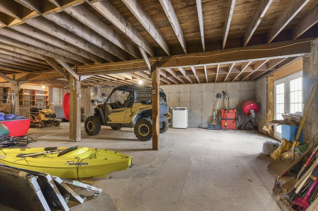 16 E Neck Road Nobleboro ME 04555