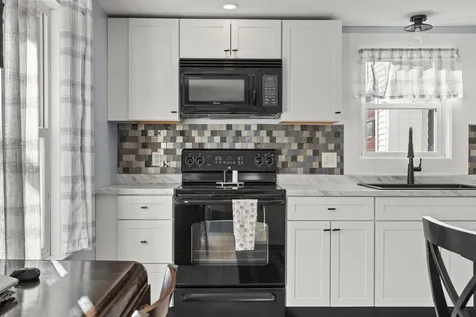 16 E Neck Road Nobleboro ME 04555
