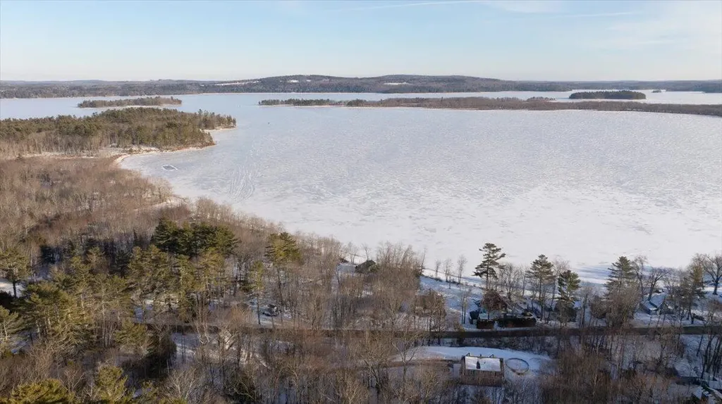 156 Lakeshore Drive Leeds ME 04263