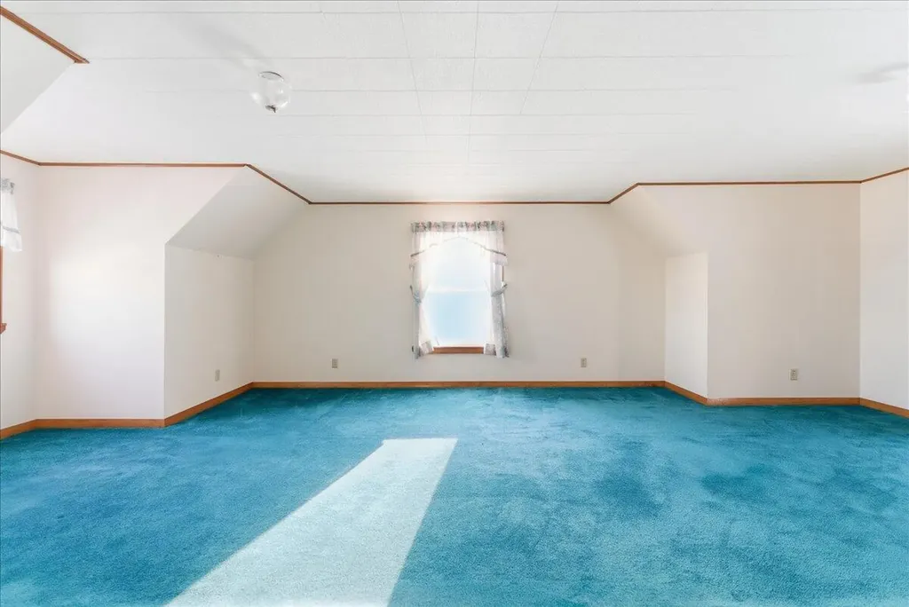 156 Lakeshore Drive Leeds ME 04263