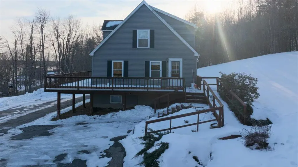 156 Lakeshore Drive Leeds ME 04263