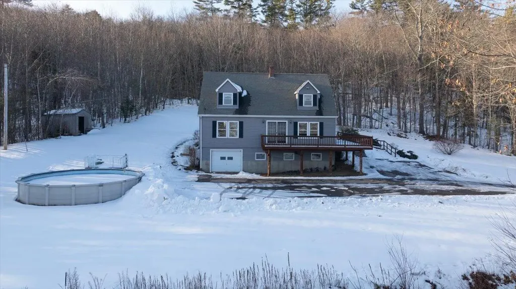 156 Lakeshore Drive Leeds ME 04263
