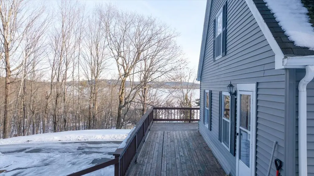 156 Lakeshore Drive Leeds ME 04263