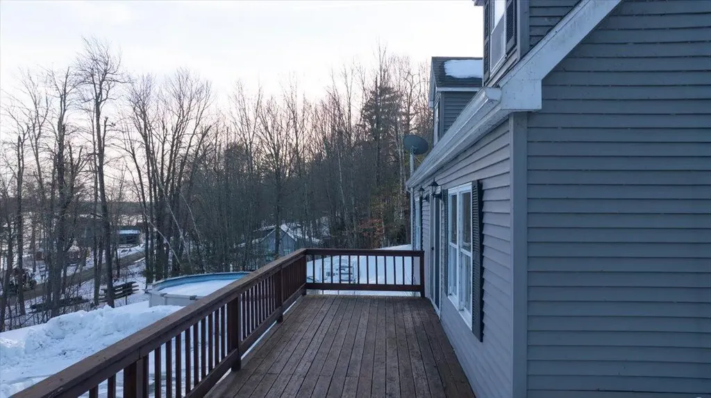 156 Lakeshore Drive Leeds ME 04263