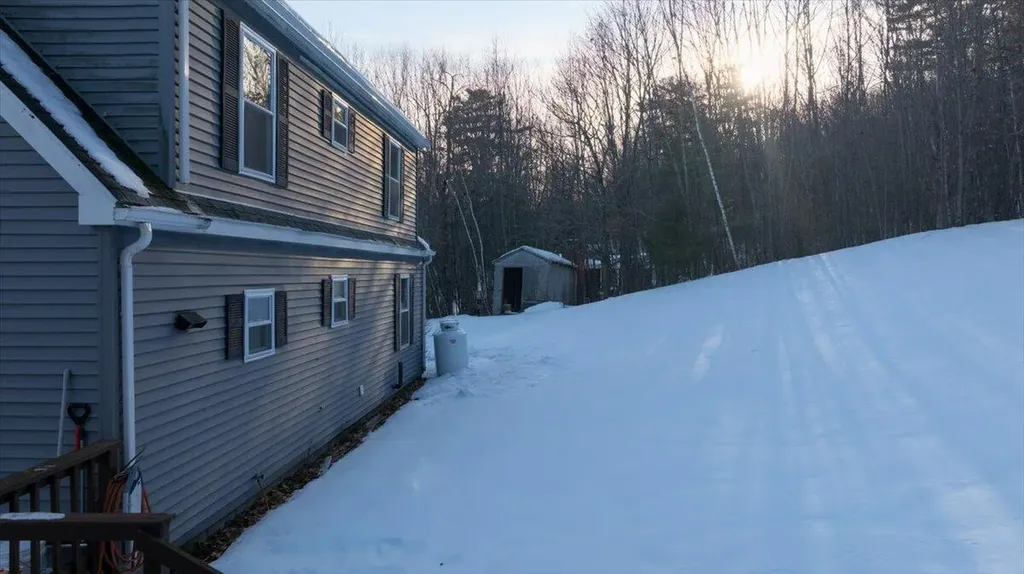 156 Lakeshore Drive Leeds ME 04263