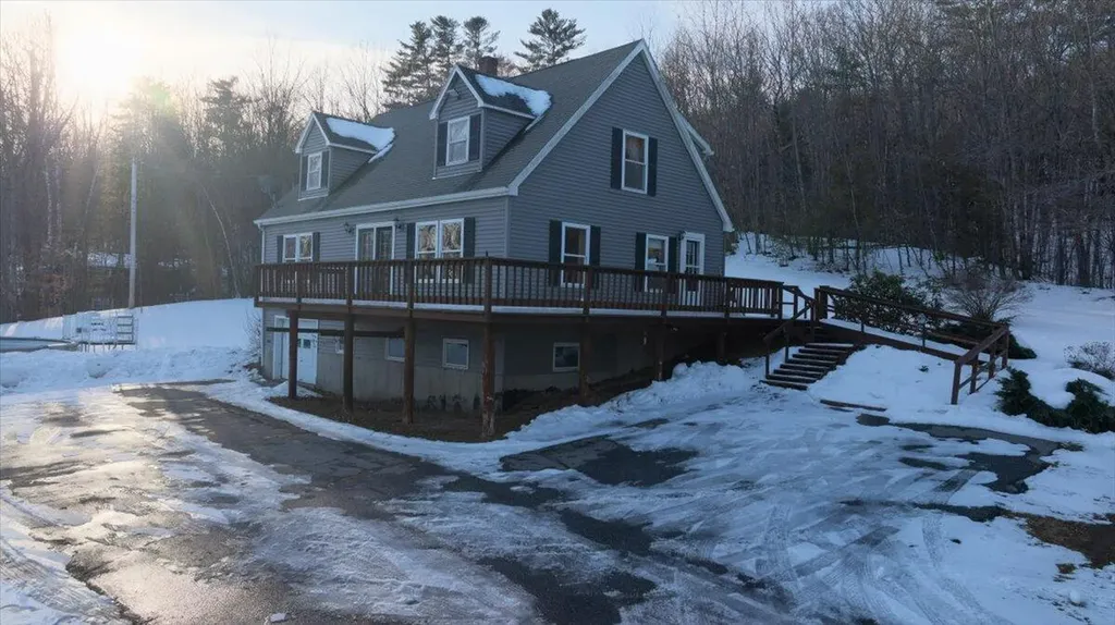 156 Lakeshore Drive Leeds ME 04263