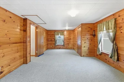 156 Lakeshore Drive Leeds ME 04263