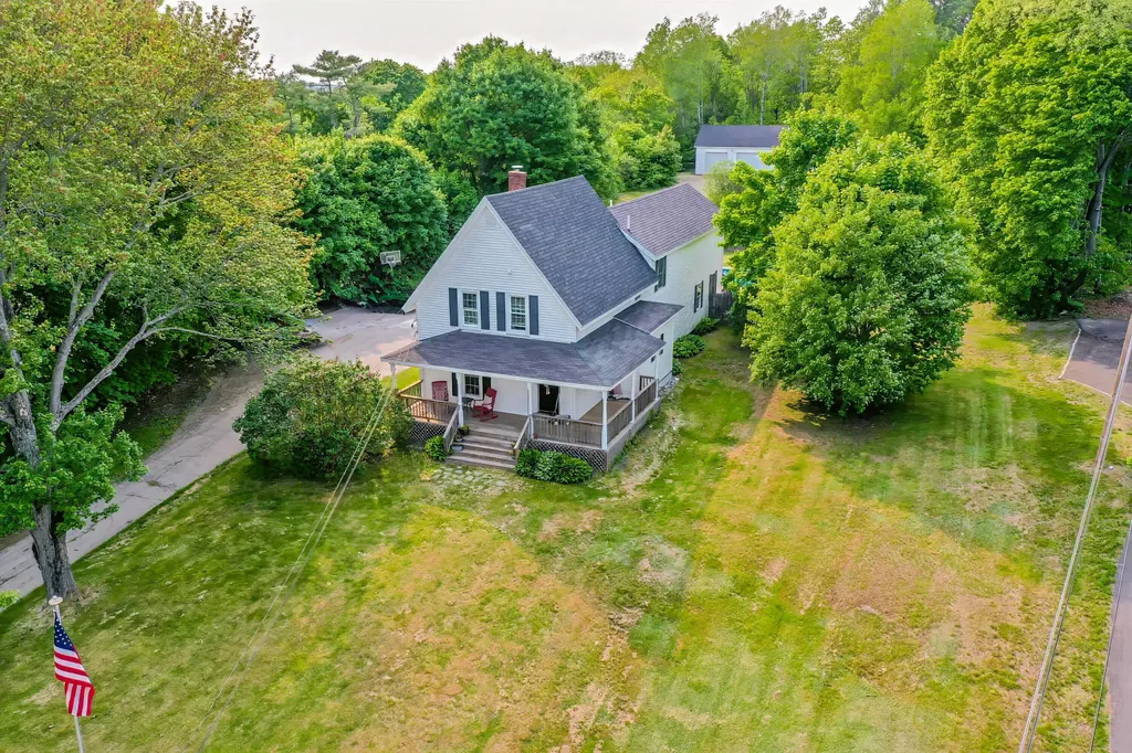 304 N Main Road N Hampden ME 04444