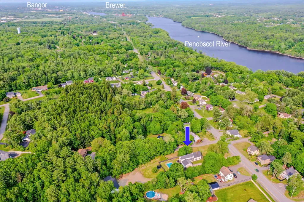 304 N Main Road N Hampden ME 04444