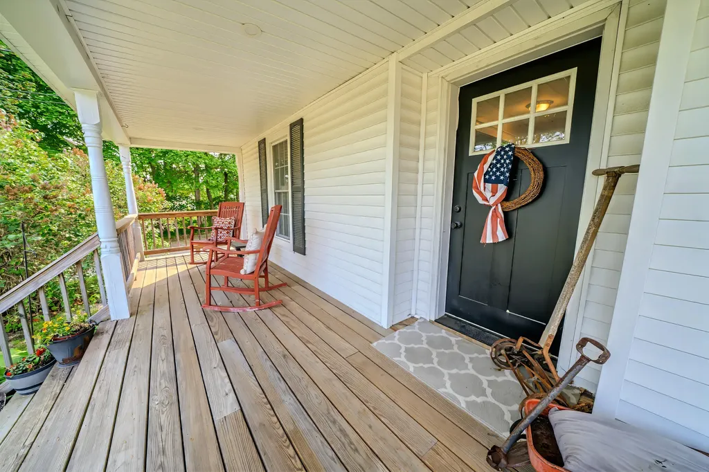 304 N Main Road N Hampden ME 04444