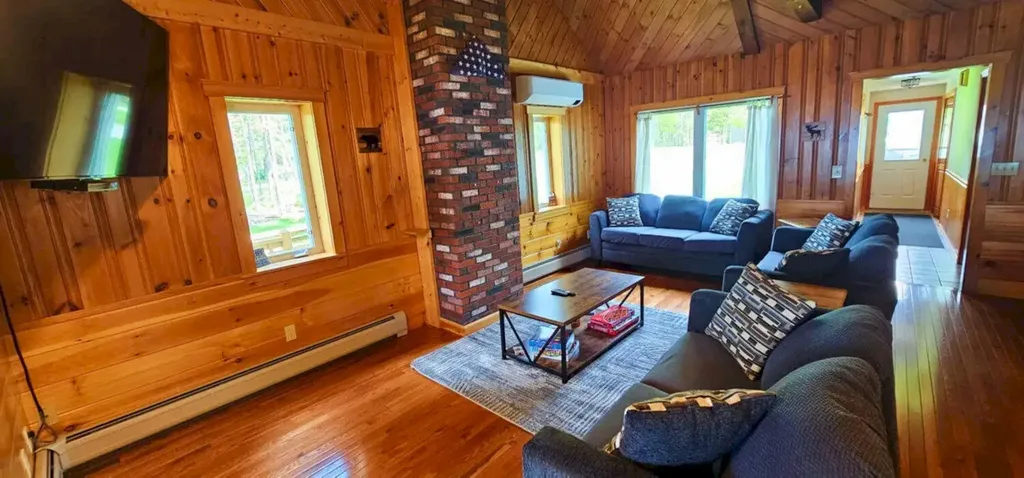 15 Lake Street Jackman ME 04945