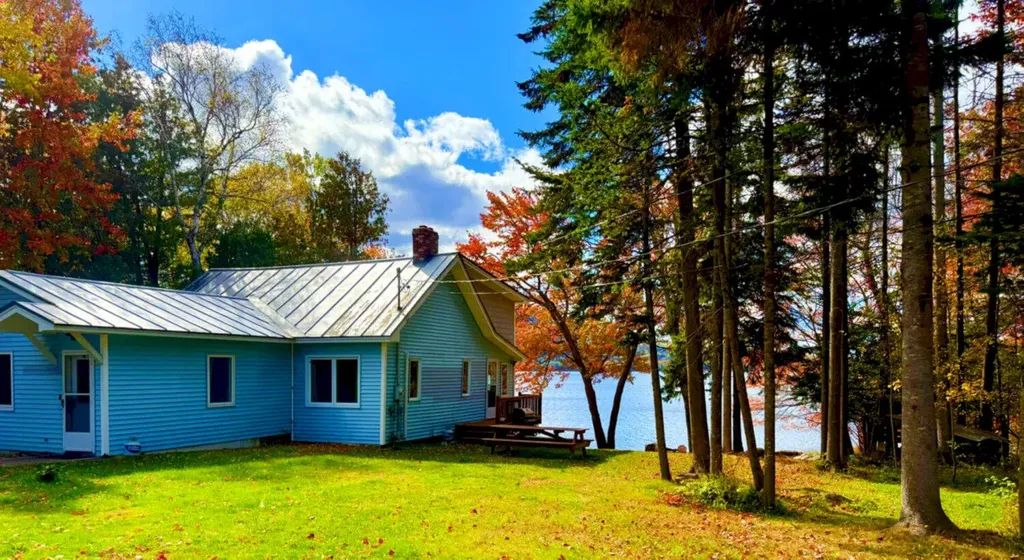 15 Lake Street Jackman ME 04945