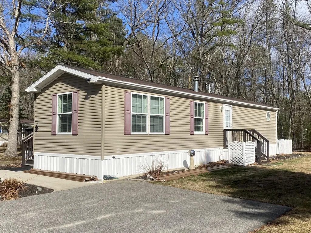 72 Golden Era Circle Alfred ME 04002