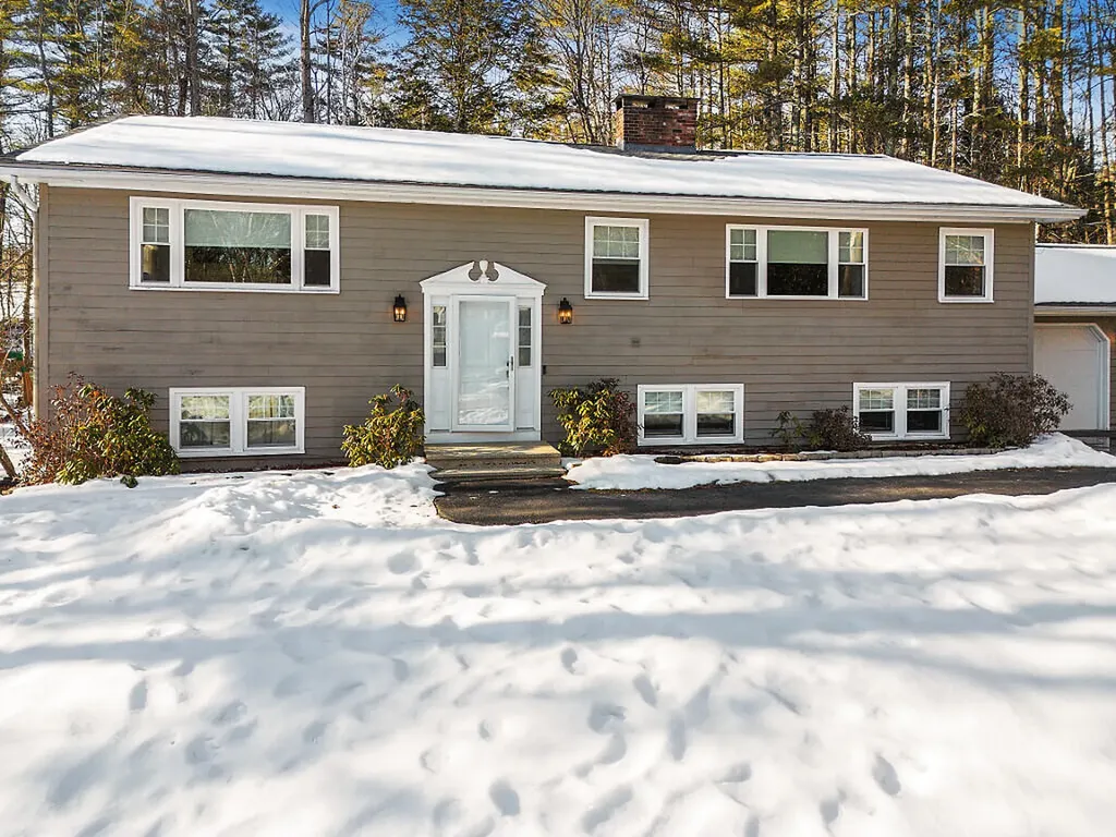 50 Country Club Road Manchester ME 04351