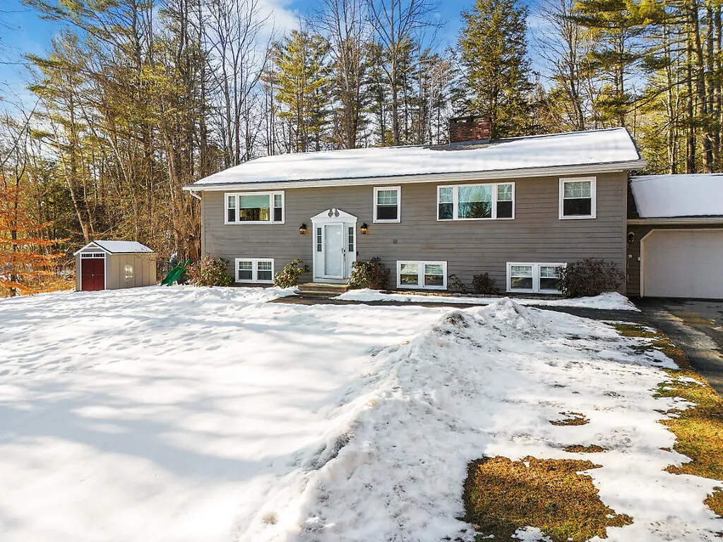 50 Country Club Road Manchester ME 04351