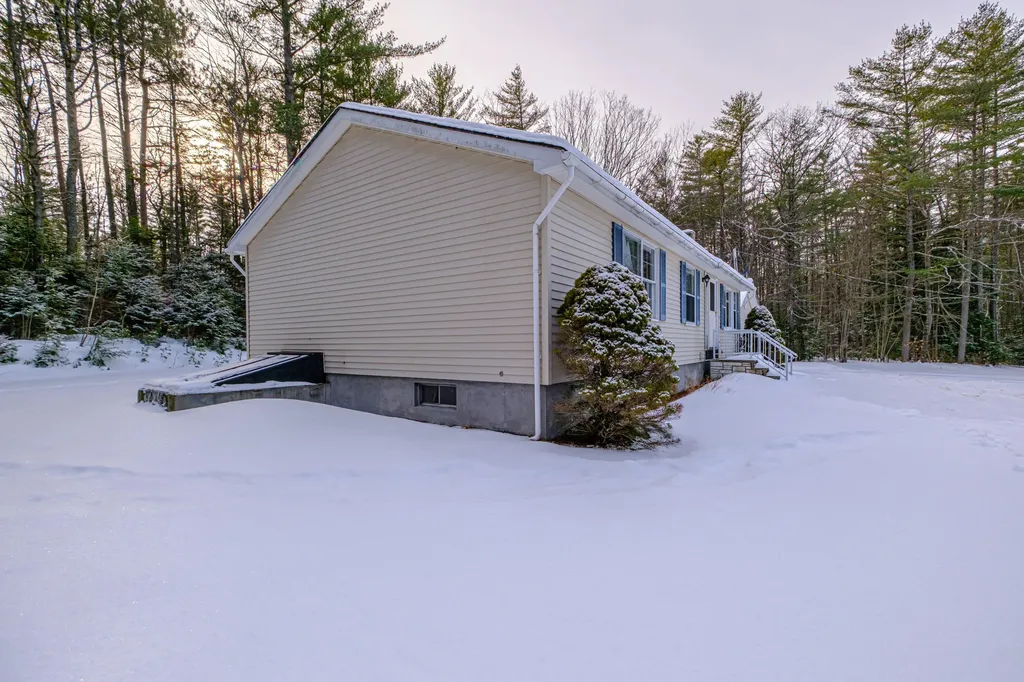 1398 North Road Gilead ME 04217