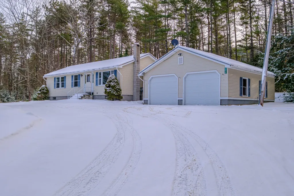 1398 North Road Gilead ME 04217