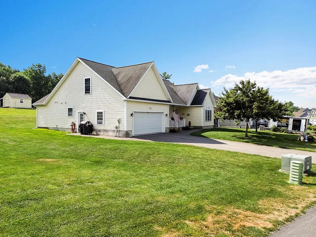 15 Fieldstone Drive Augusta ME 04330
