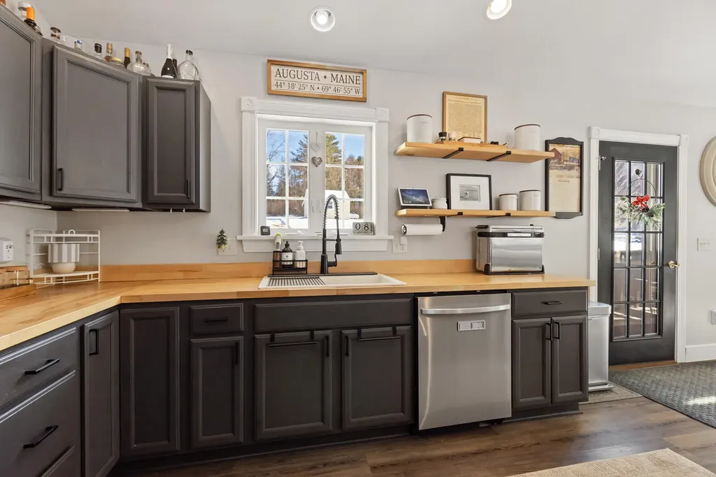 15 Fieldstone Drive Augusta ME 04330