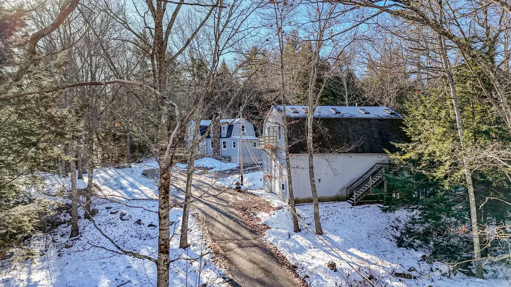 33 Robbins Road Union ME 04862