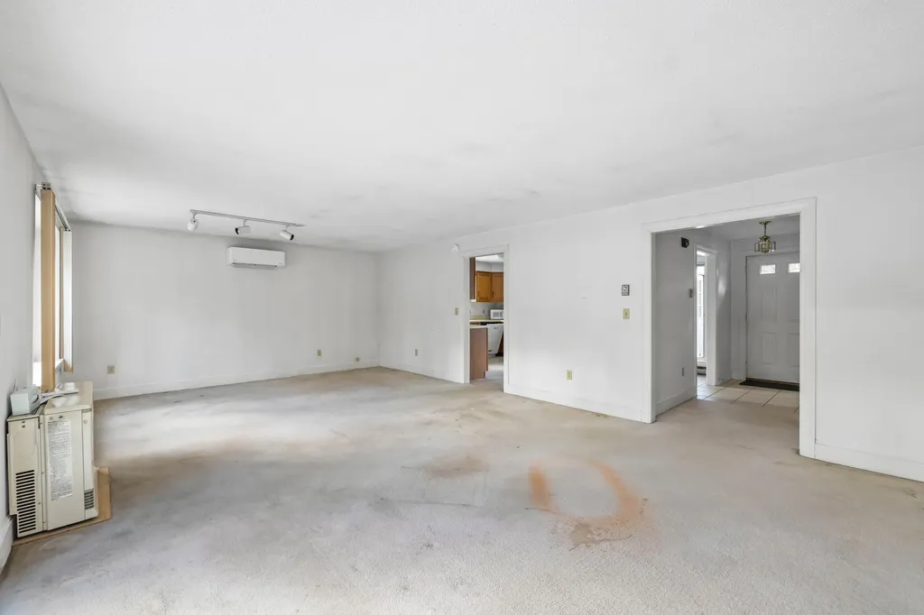 22 Oakwood Lane Kennebunk ME 04043