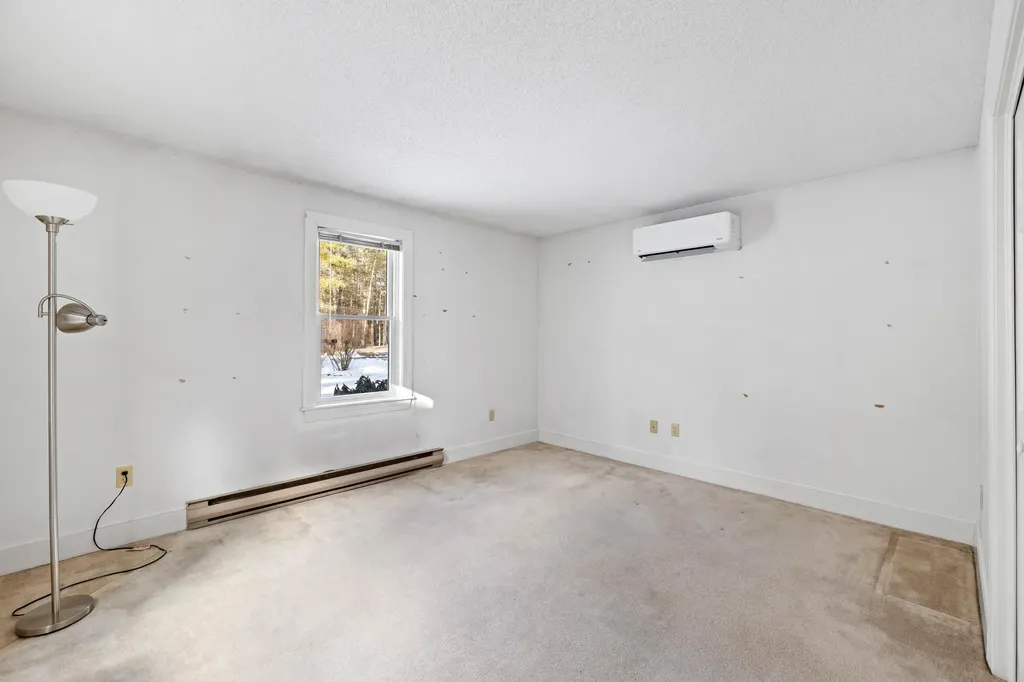 22 Oakwood Lane Kennebunk ME 04043