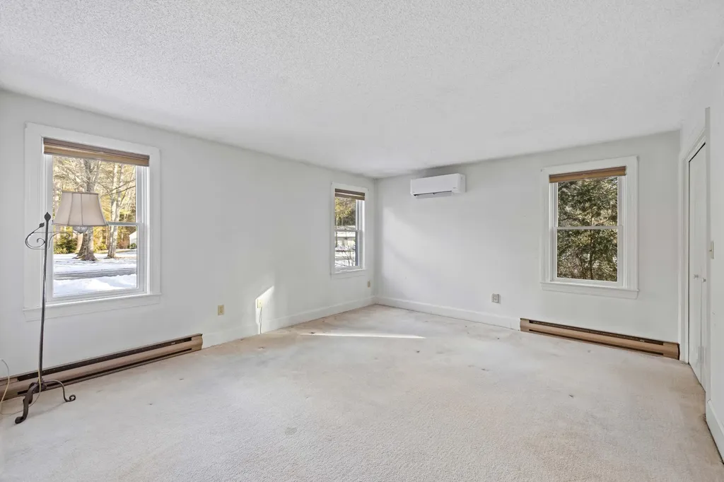 22 Oakwood Lane Kennebunk ME 04043