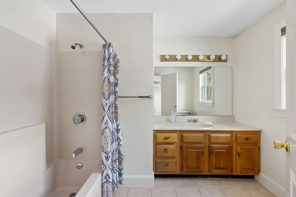 22 Oakwood Lane Kennebunk ME 04043