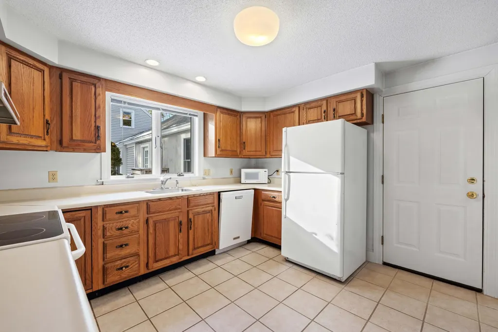 22 Oakwood Lane Kennebunk ME 04043