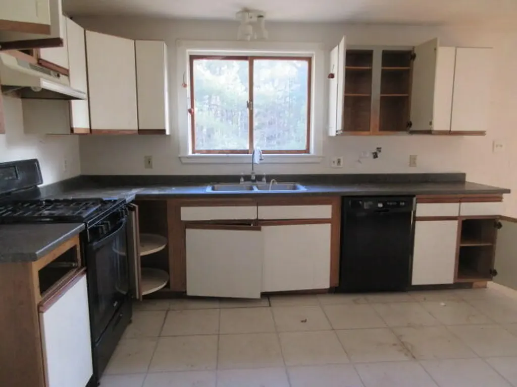 10 Perry Lane Amherst ME 04605