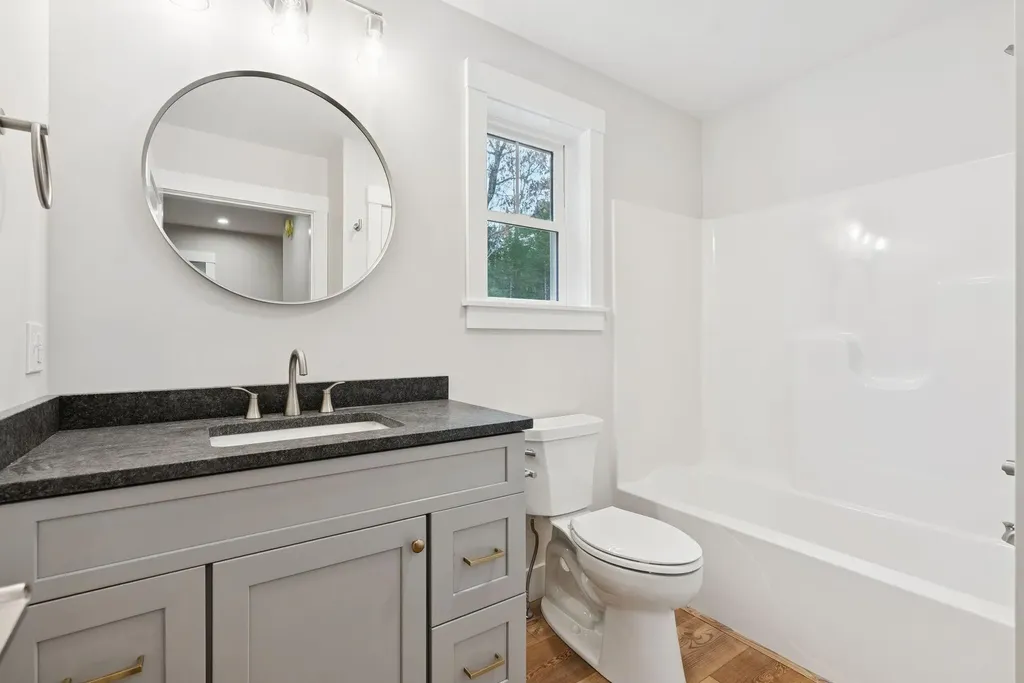 245 Foye Road Wiscasset ME 04578
