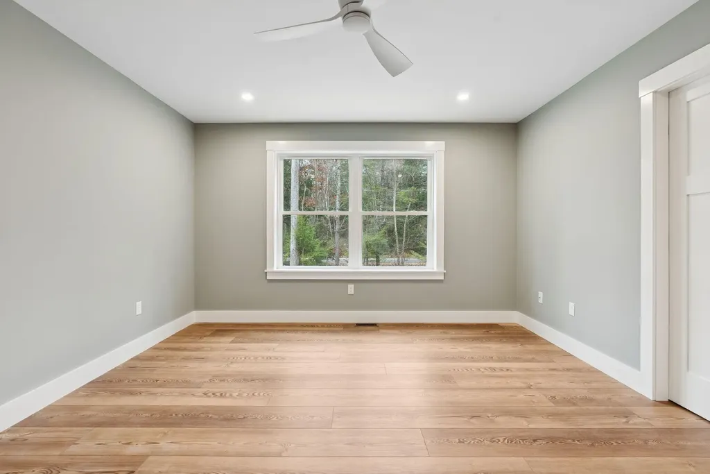 245 Foye Road Wiscasset ME 04578