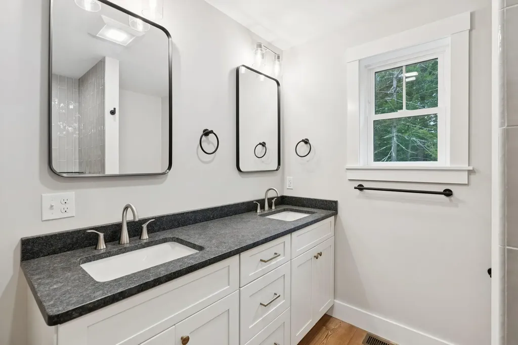 245 Foye Road Wiscasset ME 04578