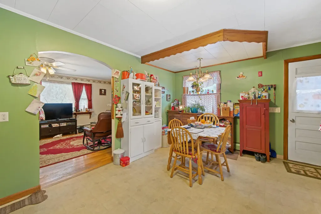 284 Parkway S Brewer ME 04412
