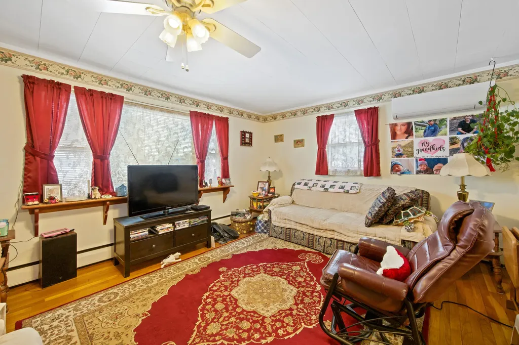 284 Parkway S Brewer ME 04412
