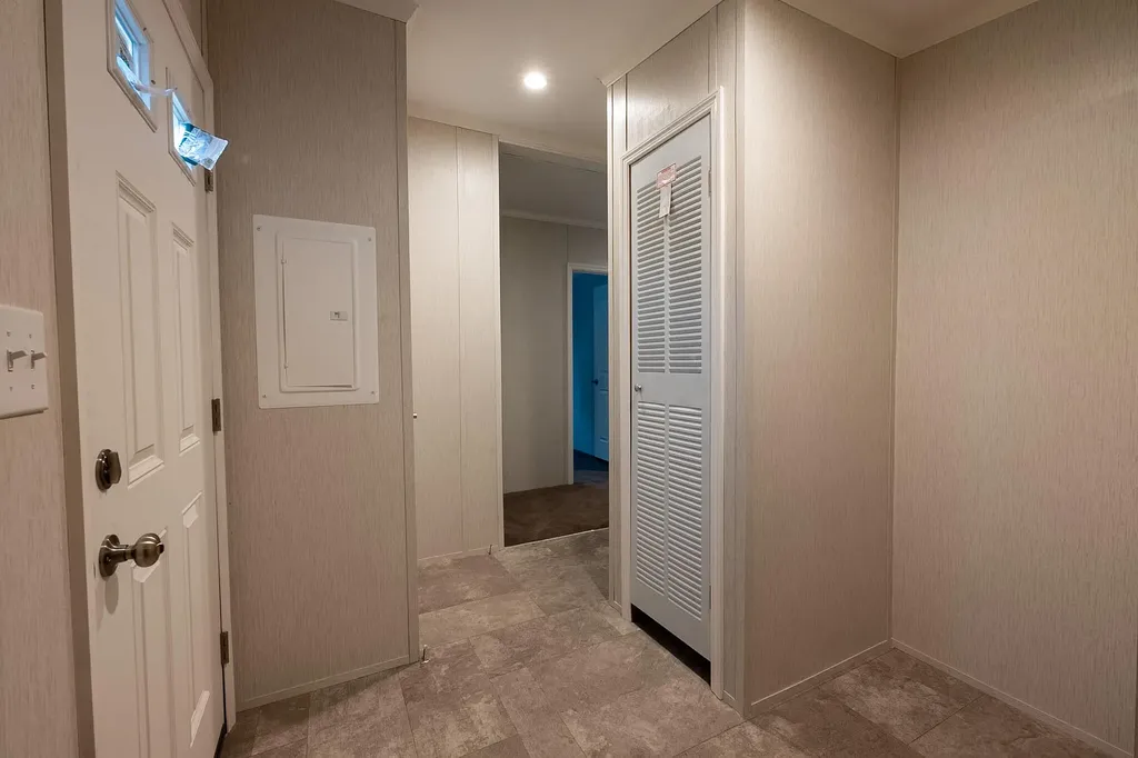 5 Freedom Lane Norway ME 04268