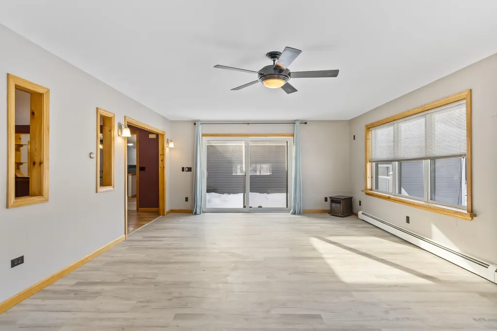 823 Washington Street N Auburn ME 04210