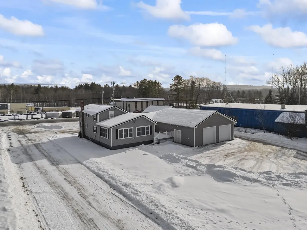 823 Washington Street N Auburn ME 04210