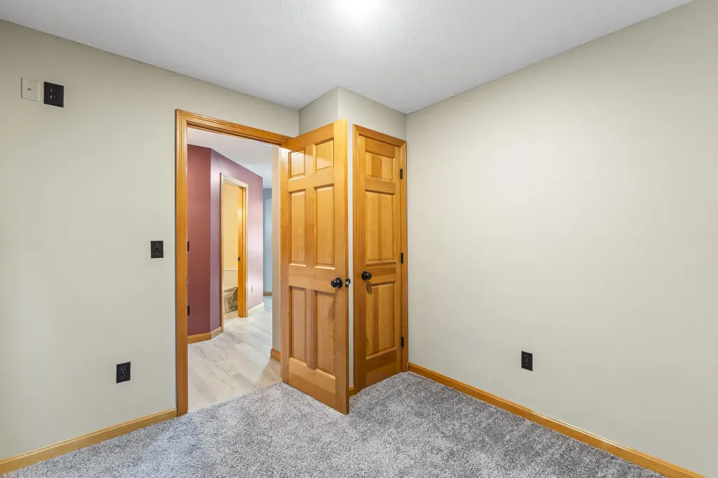 823 Washington Street N Auburn ME 04210