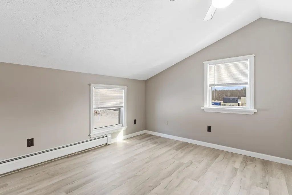 823 Washington Street N Auburn ME 04210