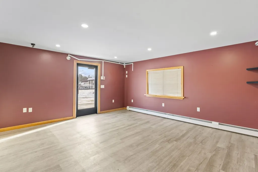 823 Washington Street N Auburn ME 04210