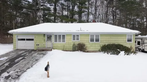 29 Mcarthur Avenue Lewiston ME 04240