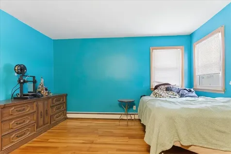 29 Mcarthur Avenue Lewiston ME 04240