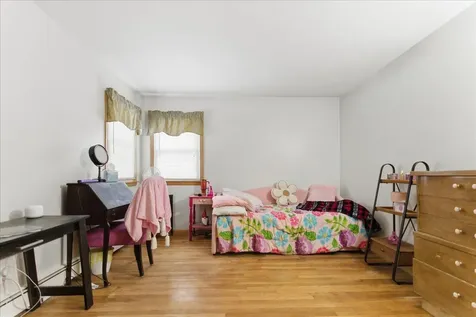 29 Mcarthur Avenue Lewiston ME 04240