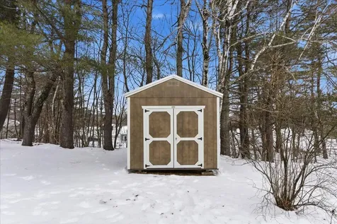 29 Mcarthur Avenue Lewiston ME 04240