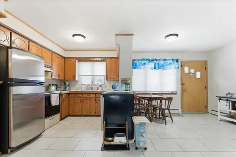 29 Mcarthur Avenue Lewiston ME 04240