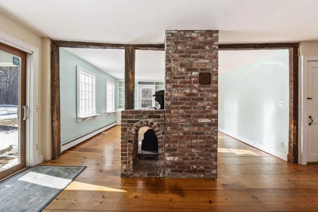 149 Youngs Hill Road Washington ME 04574