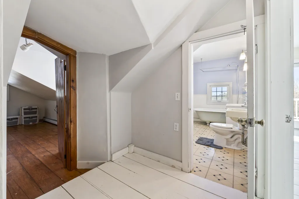 149 Youngs Hill Road Washington ME 04574