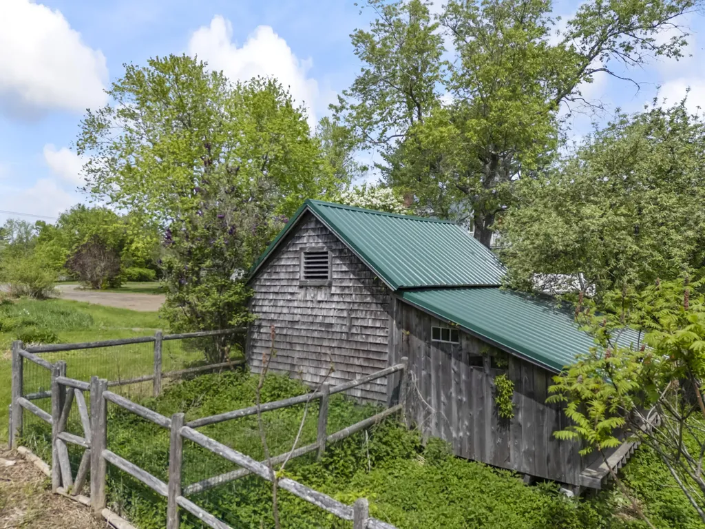 149 Youngs Hill Road Washington ME 04574