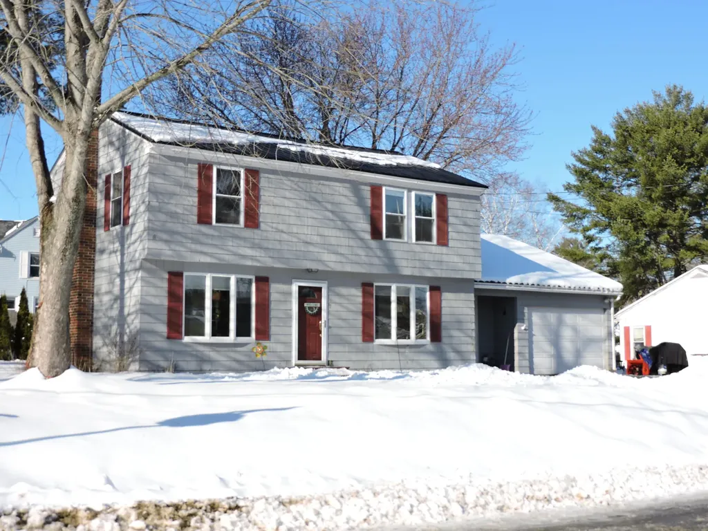7 Taylor Avenue Waterville ME 04901